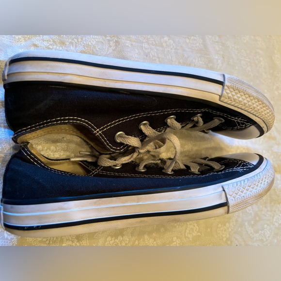 Converse All Stars Youth Size 2 Black, Lowtop - Picture 5 of 7